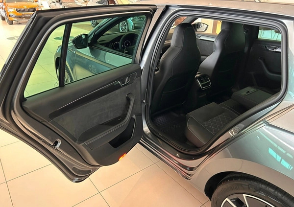 Skoda Superb cena 201990 przebieg: 1, rok produkcji 2024 z Kętrzyn małe 667